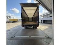 GREA182_2879885 vehicle image