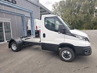 SOMM2698_2735706 vehicle image