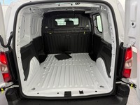 EFAG9324_2760423 vehicle image