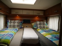 RINA4324_2917396 vehicle image