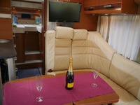 RINA4324_2917396 vehicle image