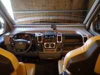 RINA4324_2917396 vehicle image