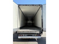 THOM6454_2926689 vehicle image