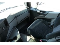 DOLD2821_2696939 vehicle image