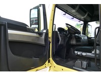 DOLD2821_2735414 vehicle image