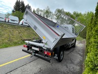 GCTA8102_3002017 vehicle image