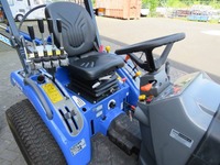 RINA4324_2917799 vehicle image