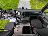 SCHU1479_2707577 vehicle image