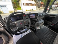 SCHU1479_2707577 vehicle image