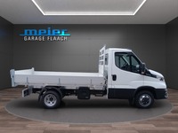 FLAA9869_2677742 vehicle image