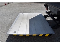 TOC1273_2961293 vehicle image