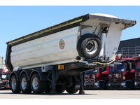 DOLD2821_2696935 vehicle image