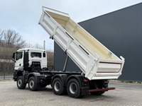 TMR8055_2868649 vehicle image