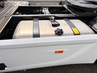MAN126_2963751 vehicle image