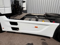 MAN126_2963751 vehicle image