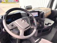MAN126_2963751 vehicle image