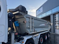 AGRO3463_2786915 vehicle image