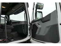 DOLD2821_2720115 vehicle image