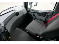 DOLD2821_2720115 vehicle image