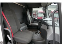 DOLD2821_2720115 vehicle image