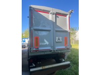 INTG9387_2886932 vehicle image