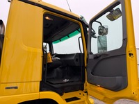 UNIK8334_2773418 vehicle image