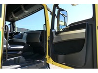 DOLD2821_2694094 vehicle image