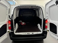 EFAG9324_2760414 vehicle image