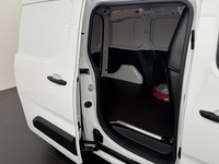 EFAG9324_2760414 vehicle image