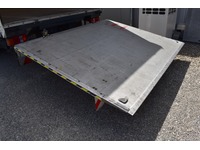 TOC1273_2957923 vehicle image