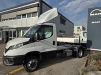 STUD177_2735059 vehicle image