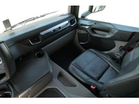 DOLD2821_2697974 vehicle image