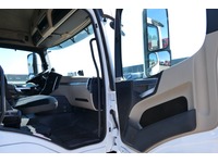 DOLD2821_2962779 vehicle image