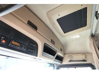 DOLD2821_2962779 vehicle image