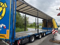 0332025 vehicle image