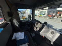 SARE10073_2751484 vehicle image