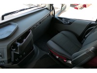 DOLD2821_2885961 vehicle image