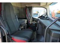 DOLD2821_2885961 vehicle image