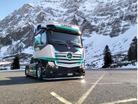 LARA4267_2814262 vehicle image