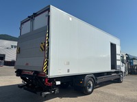 PEMA569_2948943 vehicle image