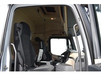 TOC1273_2705444 vehicle image