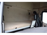 TOC1273_2705444 vehicle image