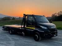 0438025 vehicle image