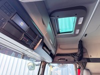 MAN126_2985962 vehicle image