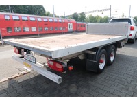 LIEZ3222_2698675 vehicle image