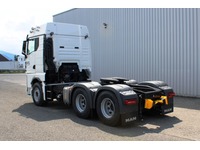 BFS260_2453096 vehicle image