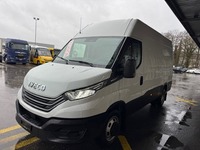 STUD177_2825640 vehicle image