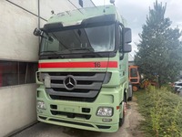 TOLA8240_2683291 vehicle image