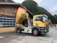 0520025 vehicle image