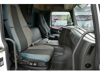 DOLD2821_2710347 vehicle image